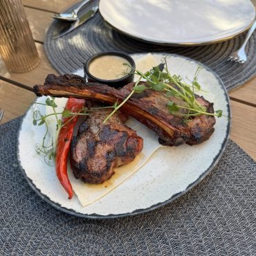 * Каре з телятини      (Rack of veal)