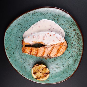 * Стейк з лосося    (Salmon steak)
