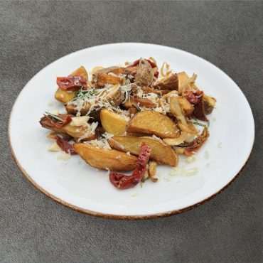 Смажена картопля з грибами та в’яленими томатами               (Fried potatoes with eryngh mushrooms and dried tomatoes)