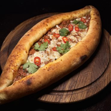 Хачапурі по-аджарськи з бараниною